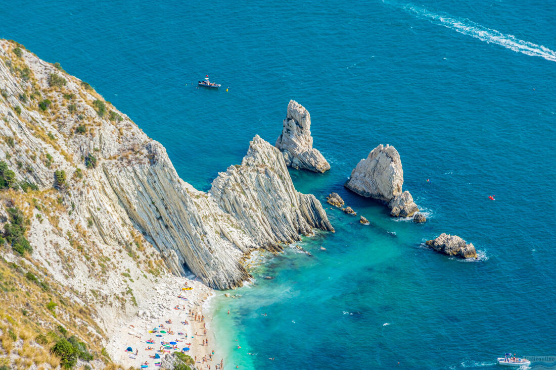 Spiaggia delle due Sorelle