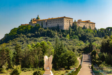 Monte Cassino: Symbol odwagi, zniszczenia i odrodzenia