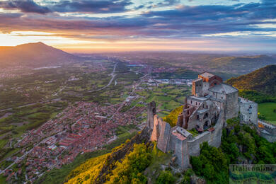 Klasztor Sacra di San Michele