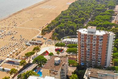 Condominio Bianco Nero Lignano Sabbiadoro